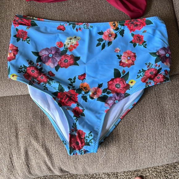 🌻Cupshe bikini🌻 - Picture 5 of 8